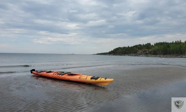 Atteindre la terre ferme : 4 précautions essentielles à prendre à l’approche du rivage