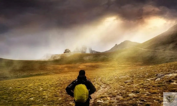 Se déplacer en survie : 4 règles clés pour gérer météo et orientation