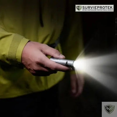 lampe torche tactique